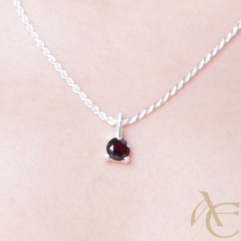 Intense - pendentif argent 925ème et Grenat Intense - pendentif argent 925ème et Grenat