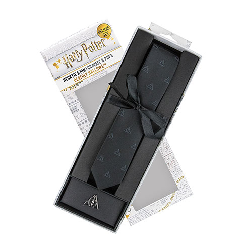 Cravate Deluxe Les Reliques de la Mort avec pin’s - Harry Potter Cravate Deluxe Les Reliques de la Mort avec pin’s - Harry Potter