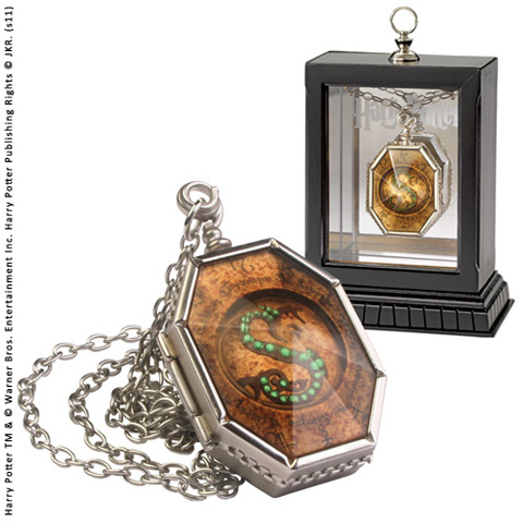Médaillon de Salazar Serpentard - Horcruxe - Harry Potter Médaillon de Salazar Serpentard - Horcruxe - Harry Potter